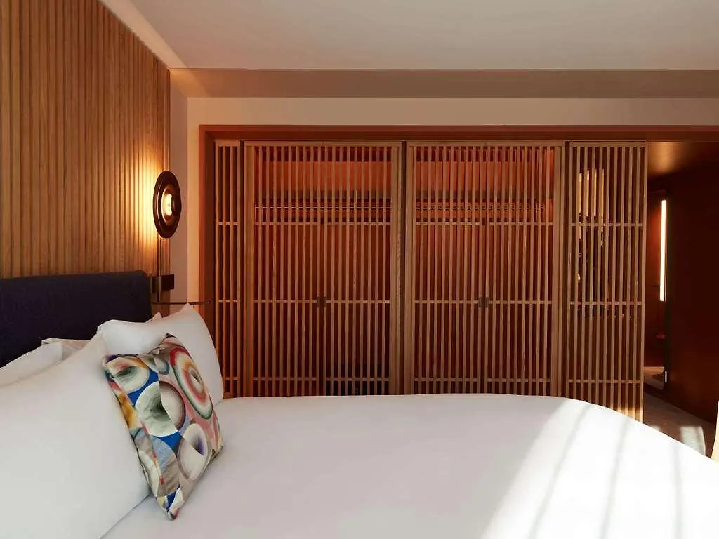 Hotel So/ *