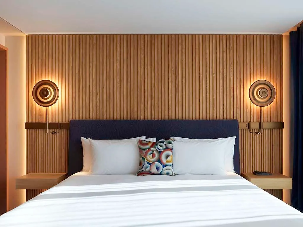So/ Hotel *