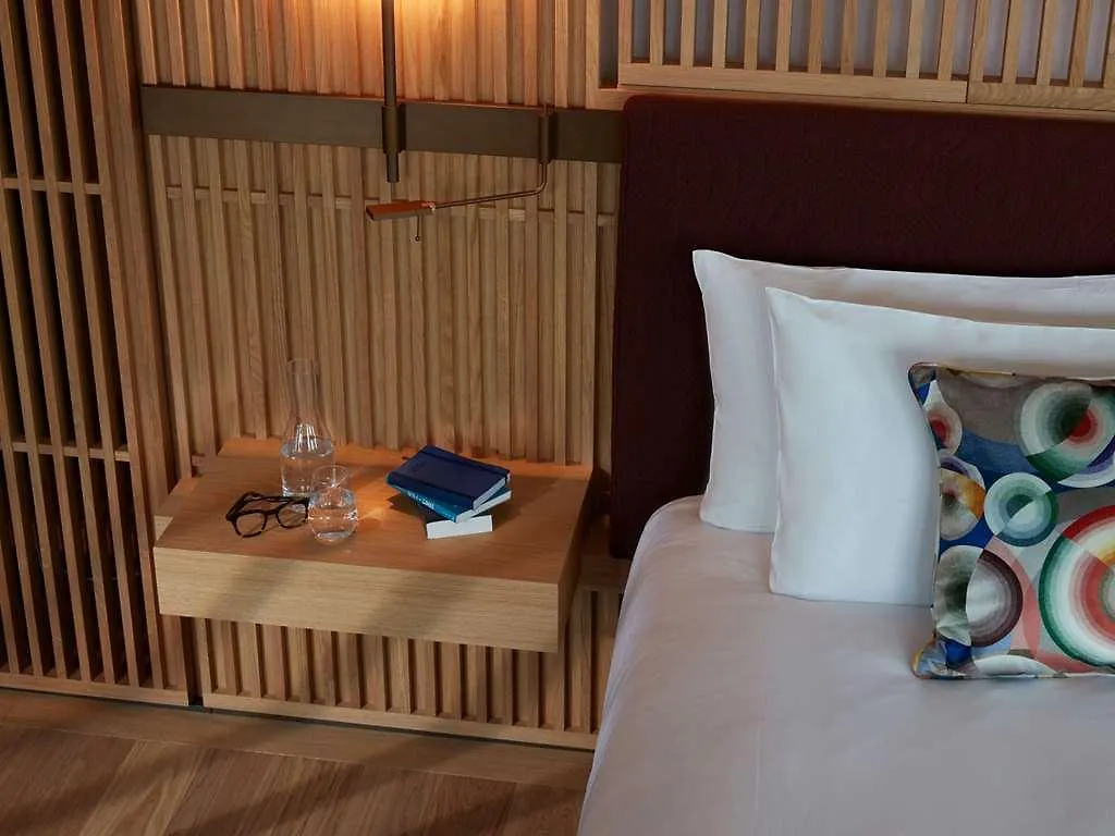 Hotell So/ *